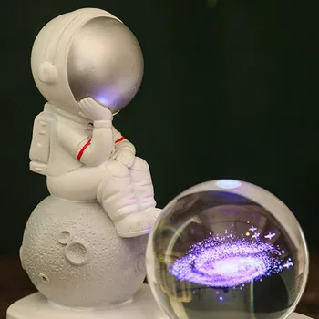 Luminos Astronauți Crystal Ball 3D Interior Sculptură în Sticlă Minge de Lumină LED Rășină Sfera suportului Office home decor de Crăciun Cadouri